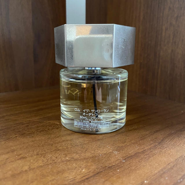 Yves Saint Laurent Beaute(イヴサンローランボーテ)のロム イヴ・サンローラン オーデトワレ コスメ/美容の香水(香水(男性用))の商品写真