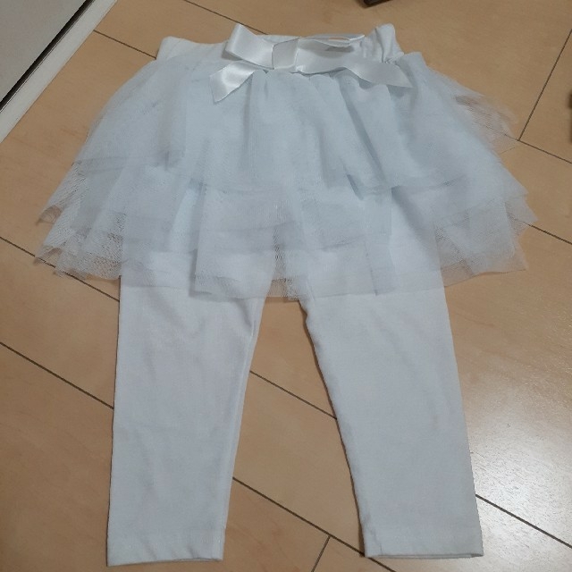 ShISKY(シスキー)の90cmチュチュスカート白パンツ キッズ/ベビー/マタニティのキッズ服女の子用(90cm~)(パンツ/スパッツ)の商品写真