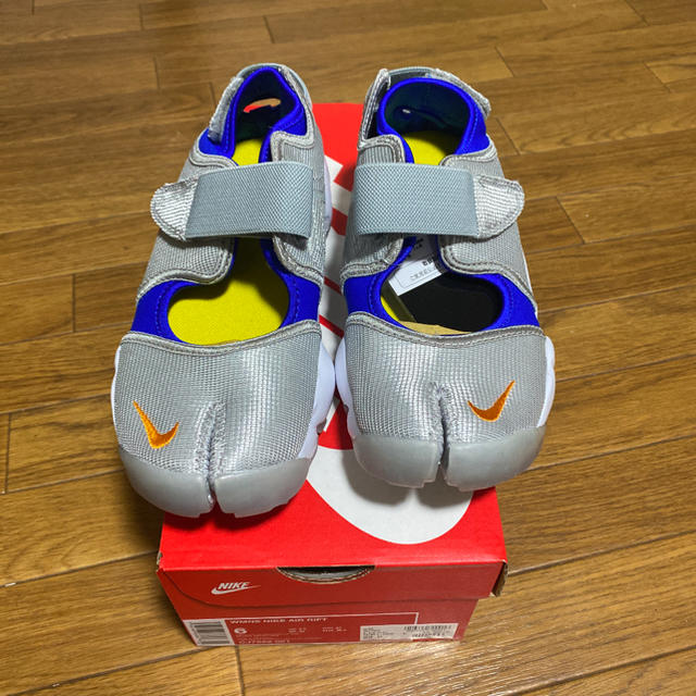 NIKE(ナイキ)の[新品] NIKE ナイキ エアリフト 23cm レディースの靴/シューズ(スニーカー)の商品写真