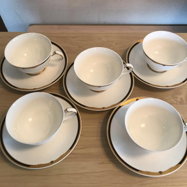 Noritake(ノリタケ)のノリタケ  カップ&ソーサー 5客+ソーサー１枚セット インテリア/住まい/日用品のキッチン/食器(グラス/カップ)の商品写真