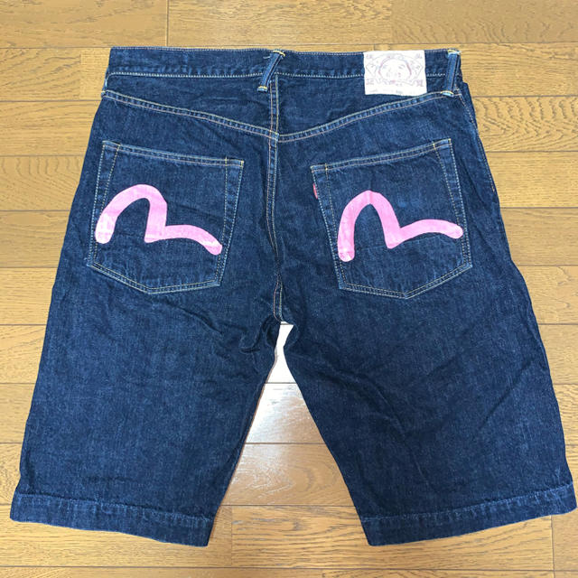 EVISU(エビス)のEVISU 7001 ピンクペンキカモメ 34 赤耳 デニムハーフパンツ メンズのパンツ(デニム/ジーンズ)の商品写真