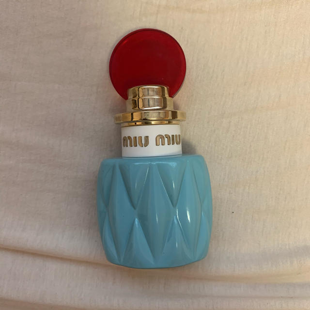 miumiu(ミュウミュウ)のmiumiu オードパルファム　30ml 香水 コスメ/美容の香水(香水(女性用))の商品写真