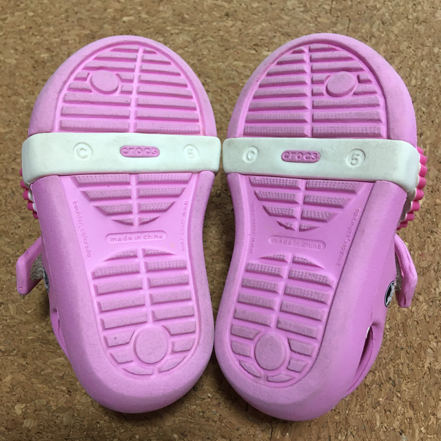 crocs(クロックス)のクロックス サンダル C5 13cm  キッズ/ベビー/マタニティのベビー靴/シューズ(~14cm)(サンダル)の商品写真