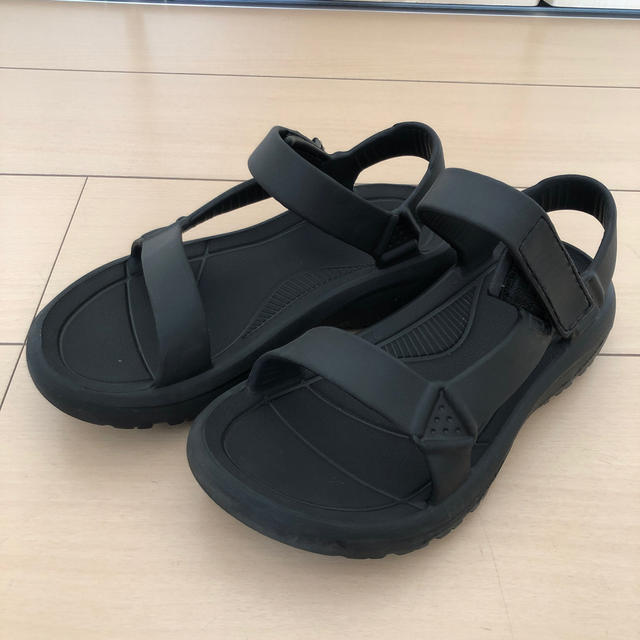 Teva(テバ)のテバ　サンダル　ハリケーンドリフト　黒　W6  23cm レディースの靴/シューズ(サンダル)の商品写真