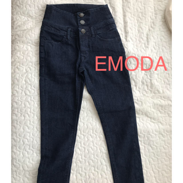 EMODA(エモダ)のEMODA ハイウエストスキニーデニム サイズ0 レディースのパンツ(スキニーパンツ)の商品写真