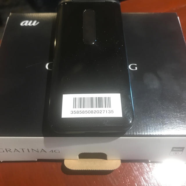 京セラ(キョウセラ)の新品　GRATINA 4G 黒　SIMロック解除 スマホ/家電/カメラのスマートフォン/携帯電話(携帯電話本体)の商品写真