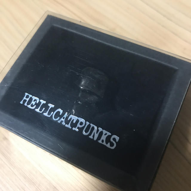 HELLCATPUNKS(ヘルキャットパンクス)のHELLCATPUNKS スカルリング 9号　黒　ヘルキャットパンクス レディースのアクセサリー(リング(指輪))の商品写真