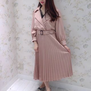 Evelyn プリーツトレンチワンピースの通販 By Sam エブリンならラクマ Evelyn プリーツトレンチワンピースの通販 By Sam エブリンならラクマ