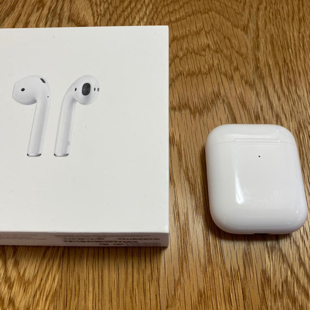 AirPods2 with wireless charging case