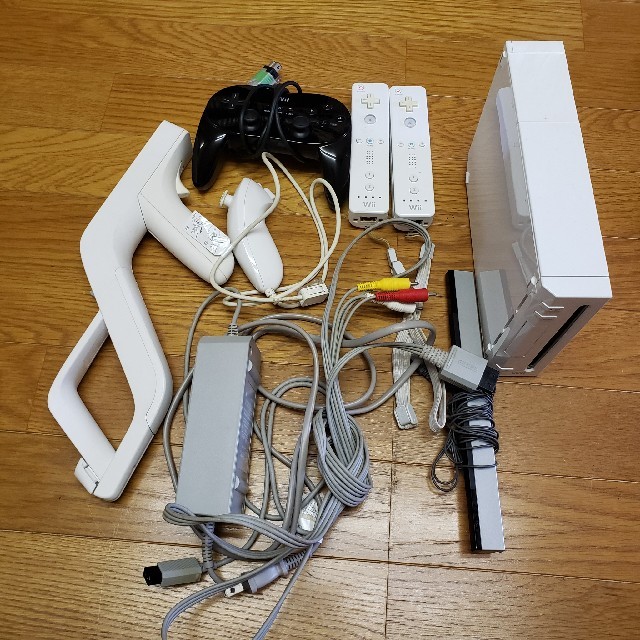 Wii本体+ソフトセット 2