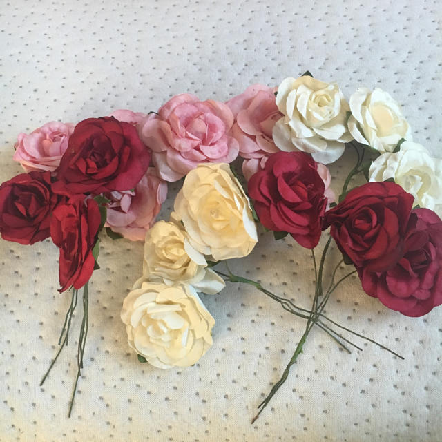 紙で出来た薔薇の花🌹 ハンドメイドのフラワー/ガーデン(その他)の商品写真