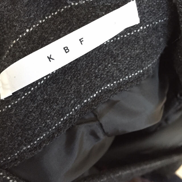 KBF(ケービーエフ)の大幅お値下げ KBF  ストライプクロップドサロペット レディースのパンツ(サロペット/オーバーオール)の商品写真