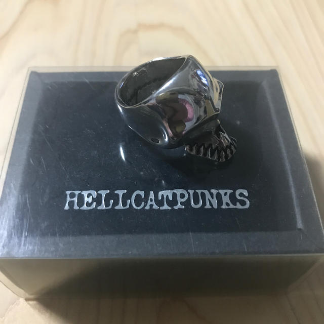 HELLCATPUNKS(ヘルキャットパンクス)のHELLCATPUNKS スカルリング 11号　シルバー　ヘルキャットパンクス レディースのアクセサリー(リング(指輪))の商品写真