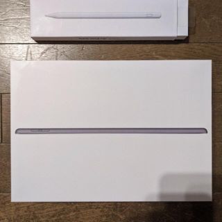 第7世代iPad対応　キーボードとペンシルセット(iPadケース)