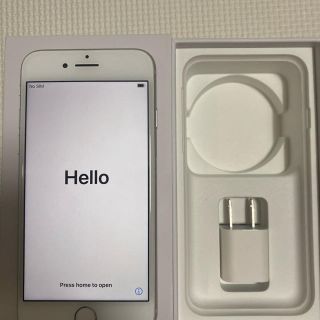 アイフォーン(iPhone)のiPhone8 64GB シルバー(スマートフォン本体)