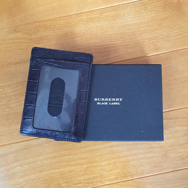 BURBERRY(バーバリー)のBurberry black パスケース レディースのファッション小物(名刺入れ/定期入れ)の商品写真