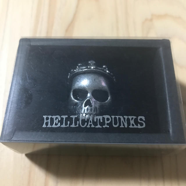 HELLCATPUNKS(ヘルキャットパンクス)のHELLCATPUNKS スカルリング 11号　シルバー　ヘルキャットパンクス レディースのアクセサリー(リング(指輪))の商品写真