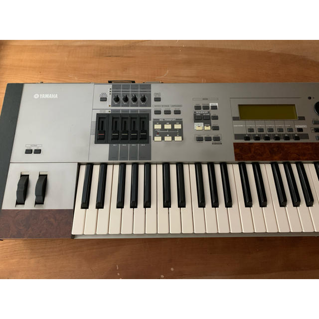 ヤマハ(ヤマハ)のYAMAHA　MOTIF6　サンプリングメモリ(36MB)増設 楽器の鍵盤楽器(キーボード/シンセサイザー)の商品写真