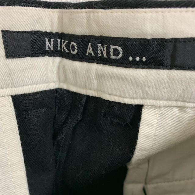 niko and...(ニコアンド)のNiko and パンツ チノパン ブラック メンズのパンツ(チノパン)の商品写真
