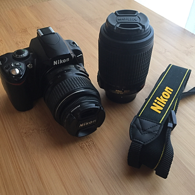 【専用】Nikon 一眼レフカメラ D40 （バッテリー、充電器なし）カメラ