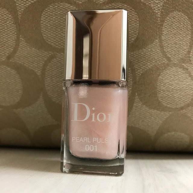 Dior(ディオール)のディオール　トップコート コスメ/美容のネイル(ネイルトップコート/ベースコート)の商品写真