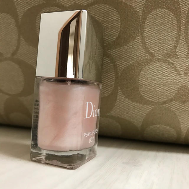 Dior(ディオール)のディオール　トップコート コスメ/美容のネイル(ネイルトップコート/ベースコート)の商品写真