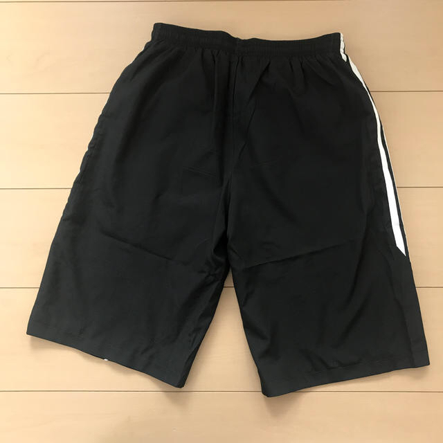 adidas(アディダス)のadidas 短パン　160cm キッズ/ベビー/マタニティのキッズ服男の子用(90cm~)(パンツ/スパッツ)の商品写真