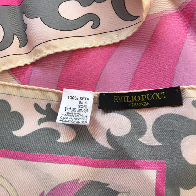 EMILIO PUCCI(エミリオプッチ)のひぃちゃん様専用　エミリオプッチ　大判スカーフ レディースのファッション小物(バンダナ/スカーフ)の商品写真