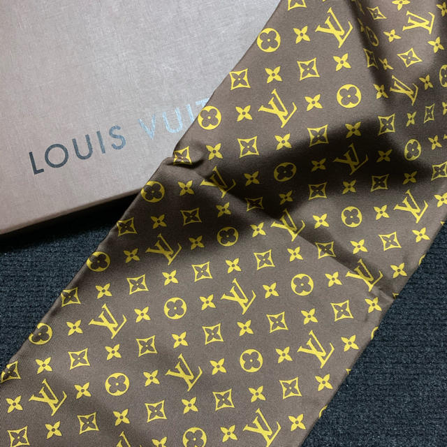 新品・未使用✨LOUIS VUITTON✨バンダナファッション小物