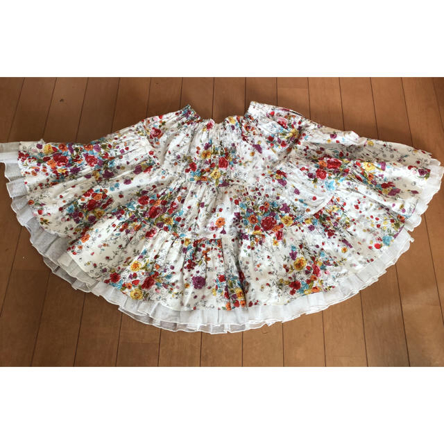 Shirley Temple(シャーリーテンプル)のTOCCAさん専用　Shirley Temple フリルスカート 140センチ キッズ/ベビー/マタニティのキッズ服女の子用(90cm~)(スカート)の商品写真