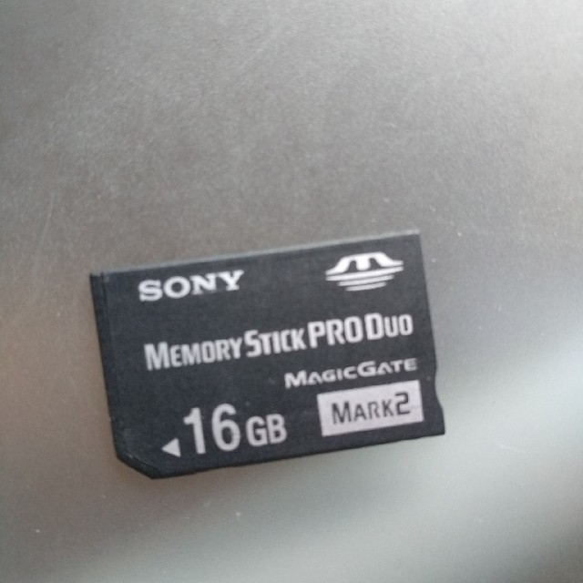 SONY(ソニー)のMemory stick pro duo 16g エンタメ/ホビーのゲームソフト/ゲーム機本体(その他)の商品写真