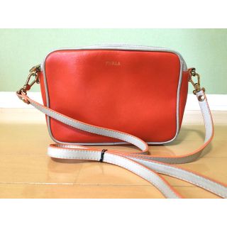 フルラ(Furla)の【期間限定！大幅お値引き！】FURLA ショルダーバッグ レッド レザー 激安！(ショルダーバッグ)