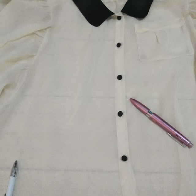 salus(サルース)の透けボリューム袖シャツ レディースのトップス(シャツ/ブラウス(長袖/七分))の商品写真