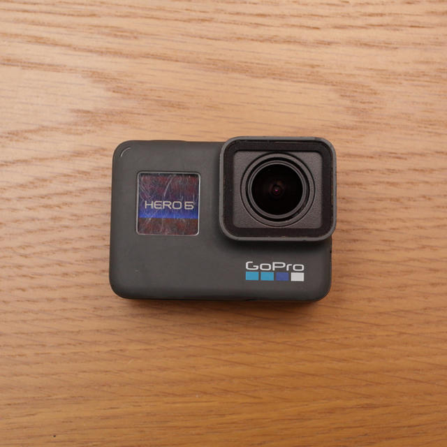 GoPro(ゴープロ)のGOPRO HERO6本体＋保護シール付き（未使用） スマホ/家電/カメラのカメラ(ビデオカメラ)の商品写真
