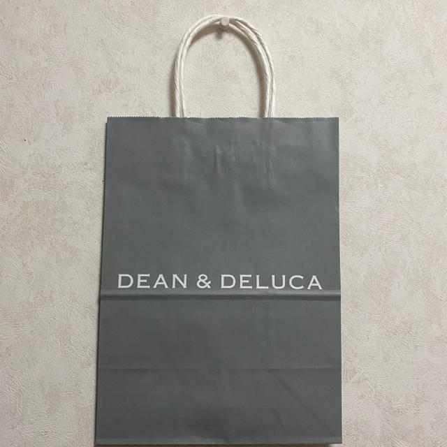 DEAN & DELUCA(ディーンアンドデルーカ)のDEAN&DELUCA 紙袋 🅰️-17 レディースのバッグ(ショップ袋)の商品写真