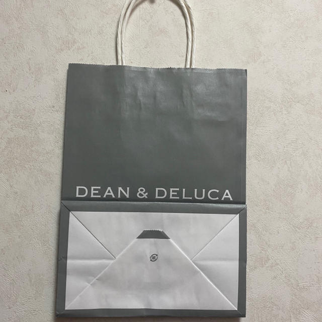 DEAN & DELUCA(ディーンアンドデルーカ)のDEAN&DELUCA 紙袋 🅰️-17 レディースのバッグ(ショップ袋)の商品写真
