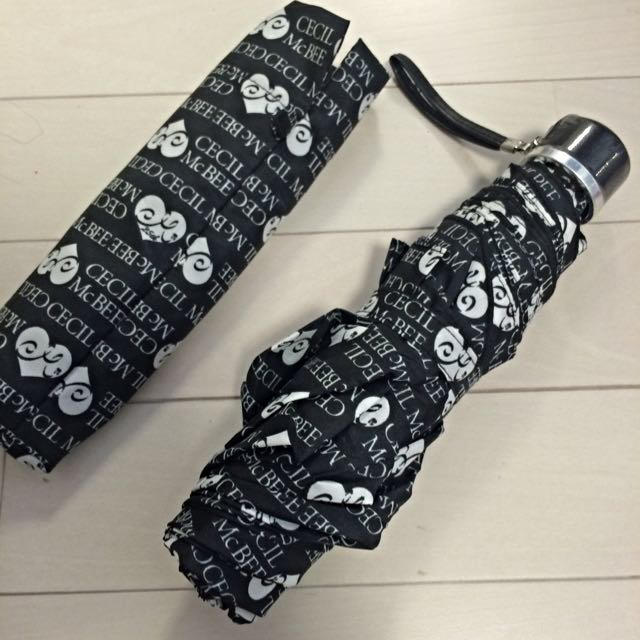 CECIL McBEE(セシルマクビー)の【セシルマクビー】折り畳み傘 レディースのファッション小物(傘)の商品写真