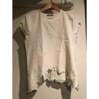 ザラ(ZARA)の【30%OFF!!】アシンメトリーデザイントップス(カットソー(半袖/袖なし))