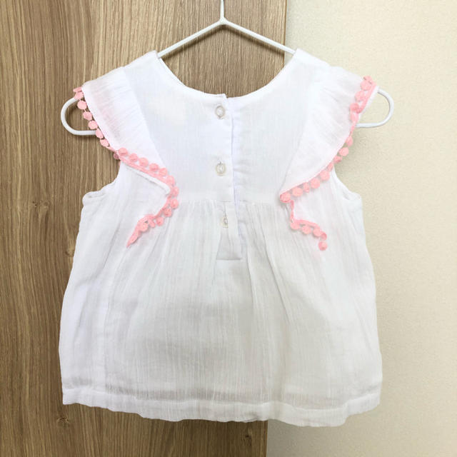 トイザらス(トイザラス)の＊トイザらス baby服 コットン刺繍トップス 80＊ キッズ/ベビー/マタニティのベビー服(~85cm)(シャツ/カットソー)の商品写真