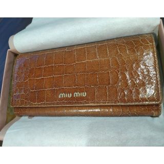 ミュウミュウ(miumiu)の【値下げ】miumiu 長財布 ブラウン 本体(財布)