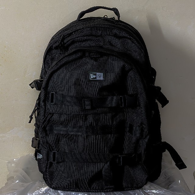 NEW ERA(ニューエラー)の中古「NEW ERA Carrier Pack」【35L】【11404494】 メンズのバッグ(バッグパック/リュック)の商品写真