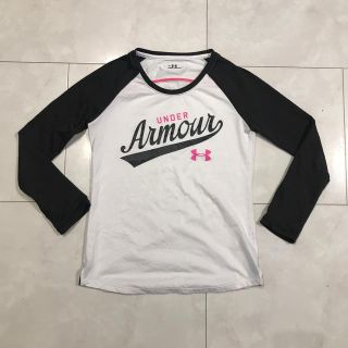 アンダーアーマー(UNDER ARMOUR)の☆超美品☆ UNDER ARMOUR アンダーアーマー 長袖Tシャツ カットソー(Tシャツ/カットソー)