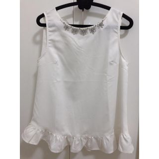 トッコ(tocco)のtocco  closet／裾フリルビジューブラウス(シャツ/ブラウス(半袖/袖なし))