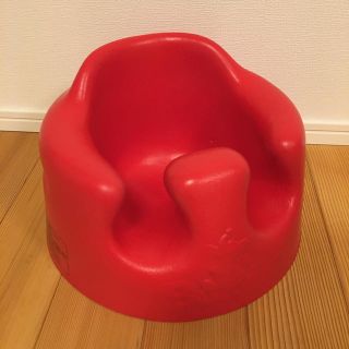 バンボ(Bumbo)のバンボ、赤。訳あり！おまけ付き可能です。(その他)