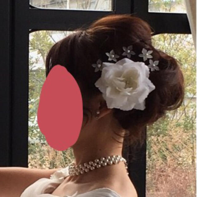 コサージュ ヘアアクセ お花 白 レディースのアクセサリー(ブローチ/コサージュ)の商品写真