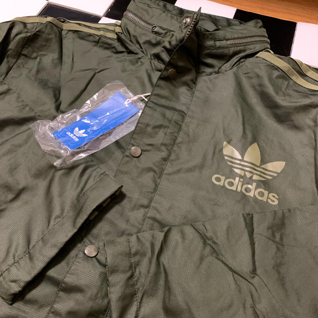 adidas(アディダス)のナイロン  メンズのジャケット/アウター(その他)の商品写真