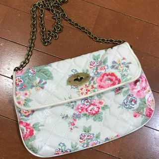 キャスキッドソン(Cath Kidston)のCath Kidston キャスキッドソン チェーン クラッチ バッグ(ショルダーバッグ)