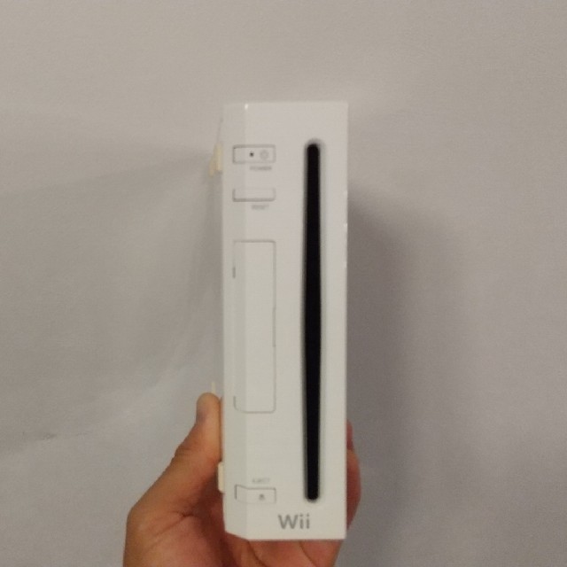 Wii(ウィー)のWii 本体 ホワイト エンタメ/ホビーのゲームソフト/ゲーム機本体(家庭用ゲーム機本体)の商品写真