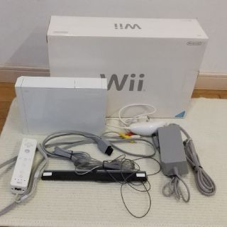 ウィー(Wii)のWii 本体 ホワイト(家庭用ゲーム機本体)