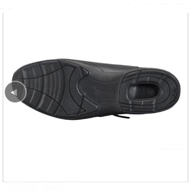 MIZUNO(ミズノ)のミズノウオーキングシューズ ブラック 24.0 EEE レディースの靴/シューズ(スニーカー)の商品写真